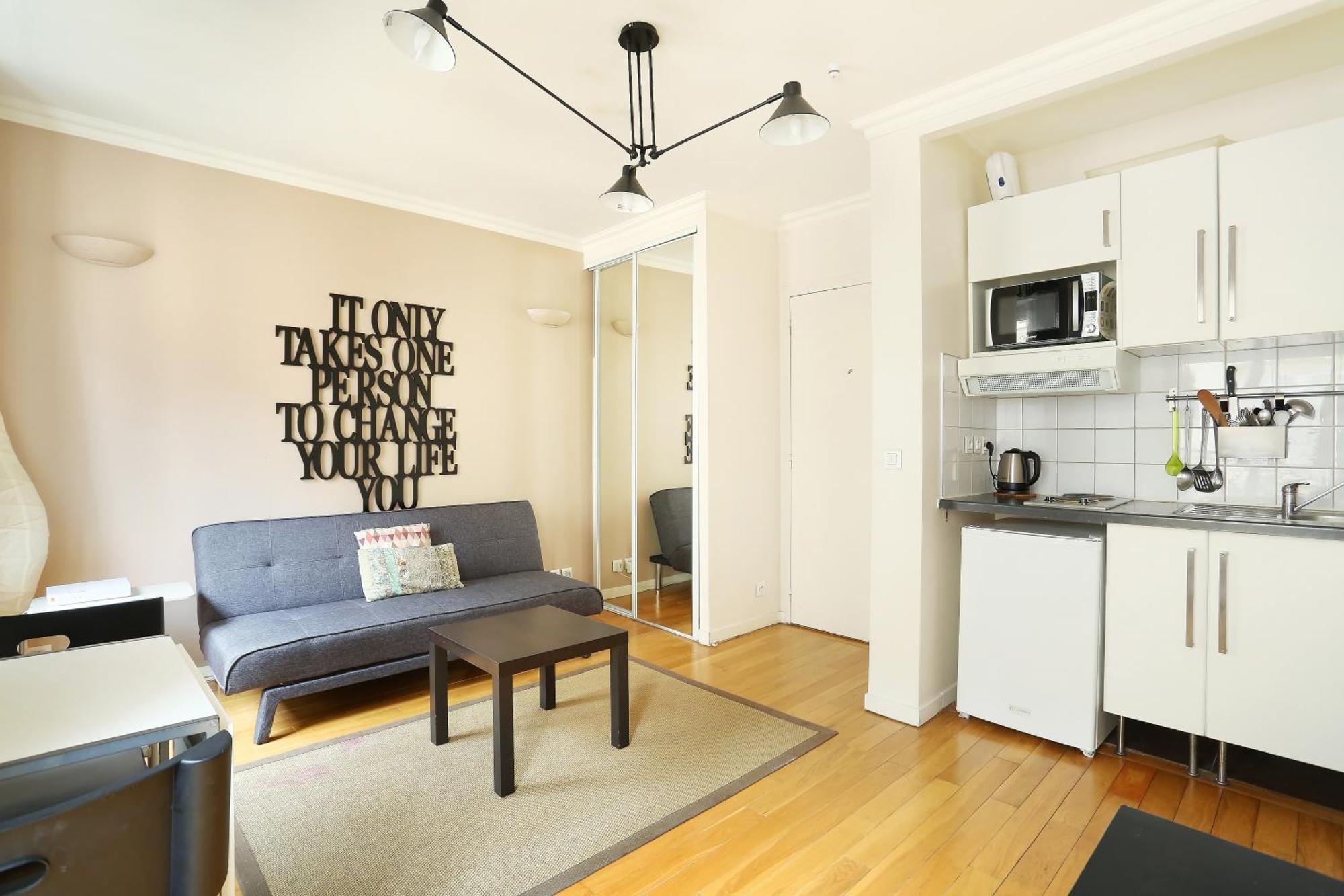Pick A Flat'S Apartments In Batignolles - Rue Biot Париж Екстер'єр фото