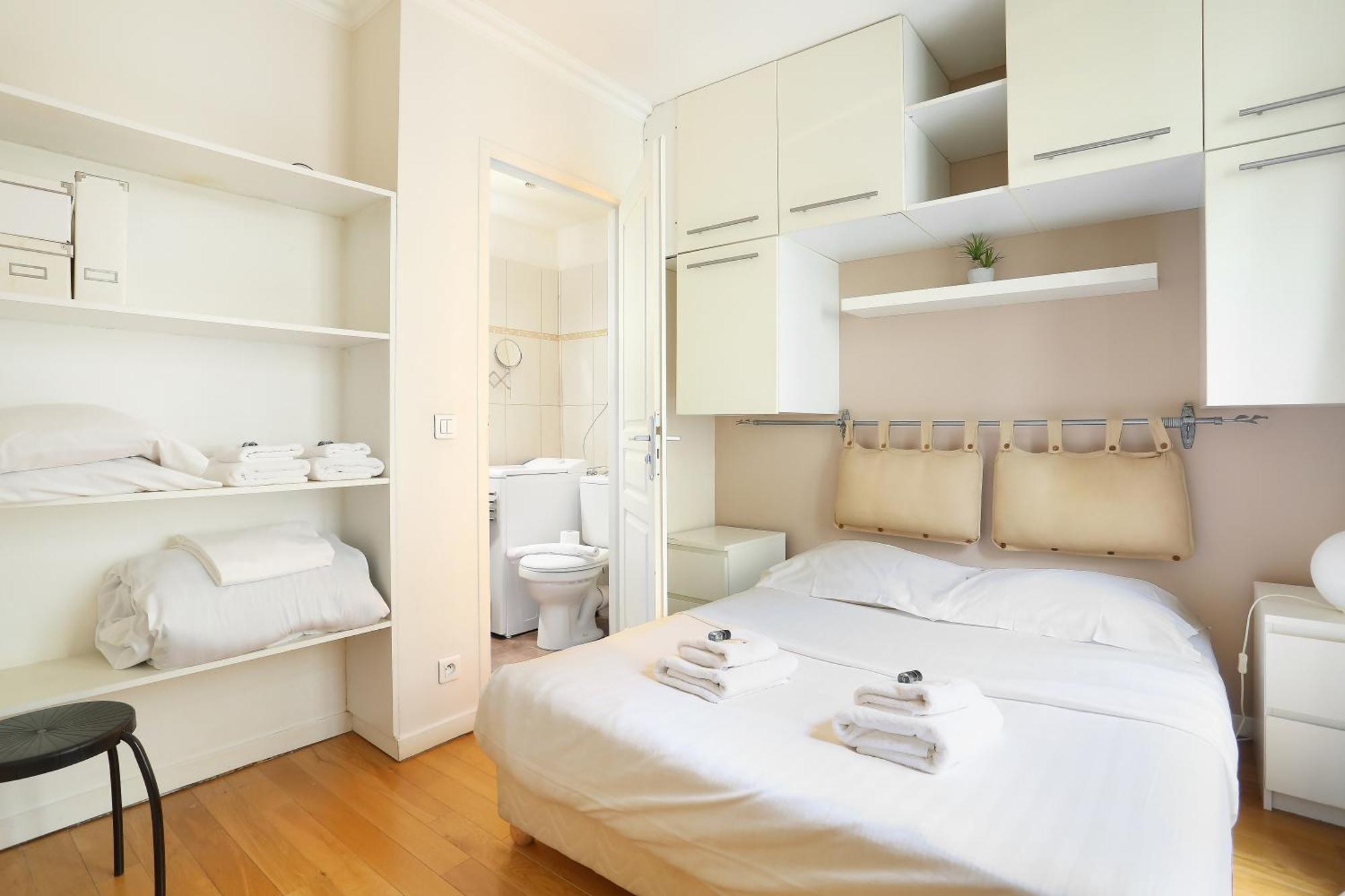 Pick A Flat'S Apartments In Batignolles - Rue Biot Париж Екстер'єр фото