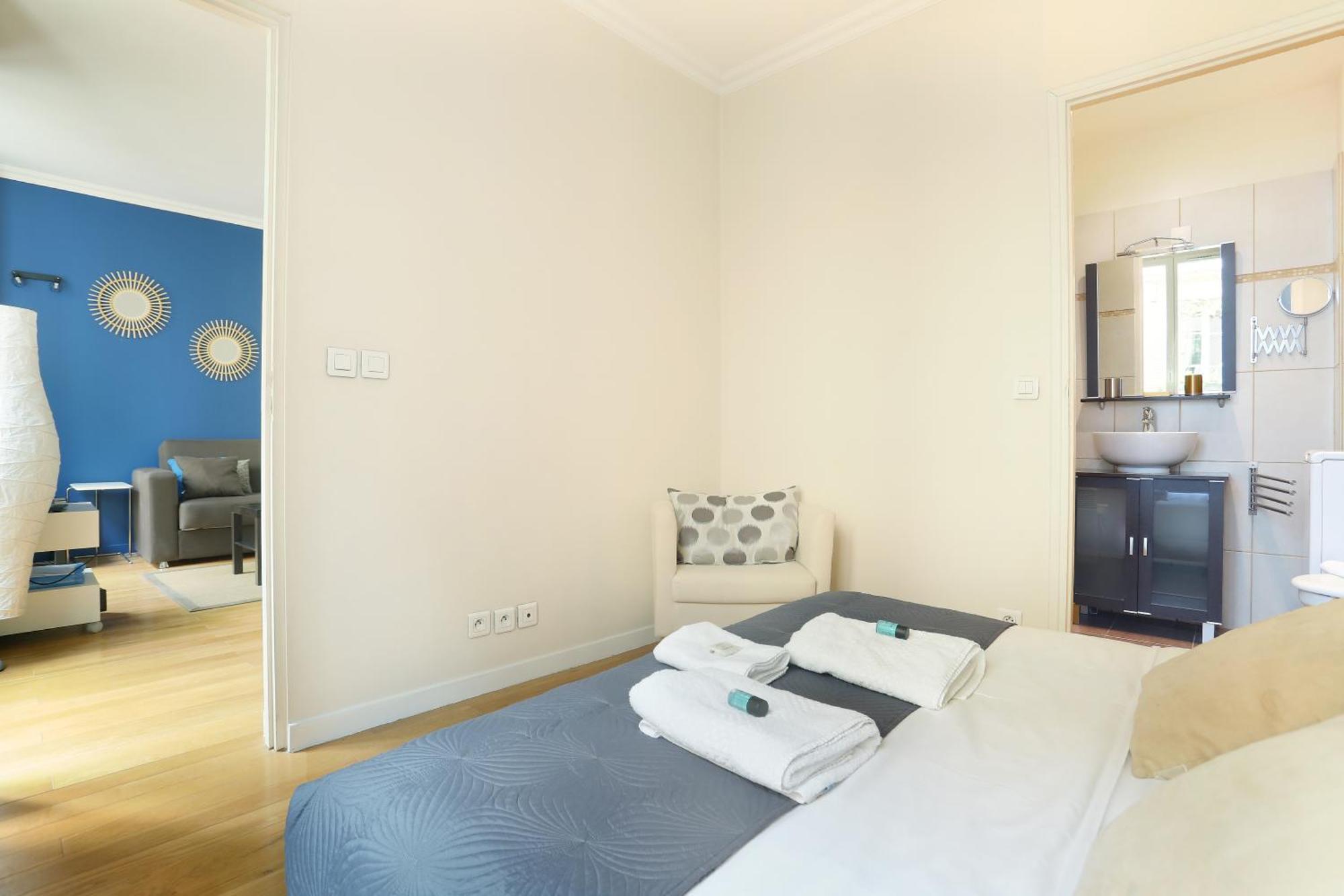 Pick A Flat'S Apartments In Batignolles - Rue Biot Париж Екстер'єр фото