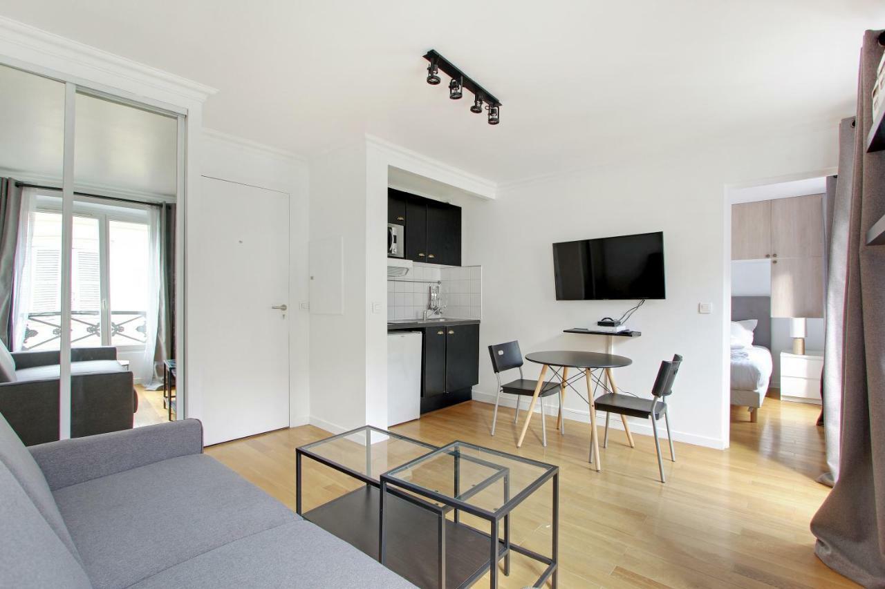 Pick A Flat'S Apartments In Batignolles - Rue Biot Париж Екстер'єр фото