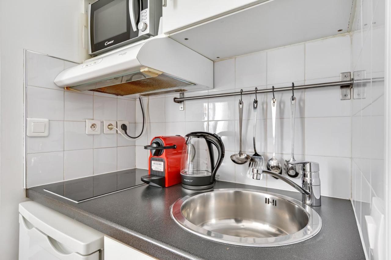 Pick A Flat'S Apartments In Batignolles - Rue Biot Париж Екстер'єр фото